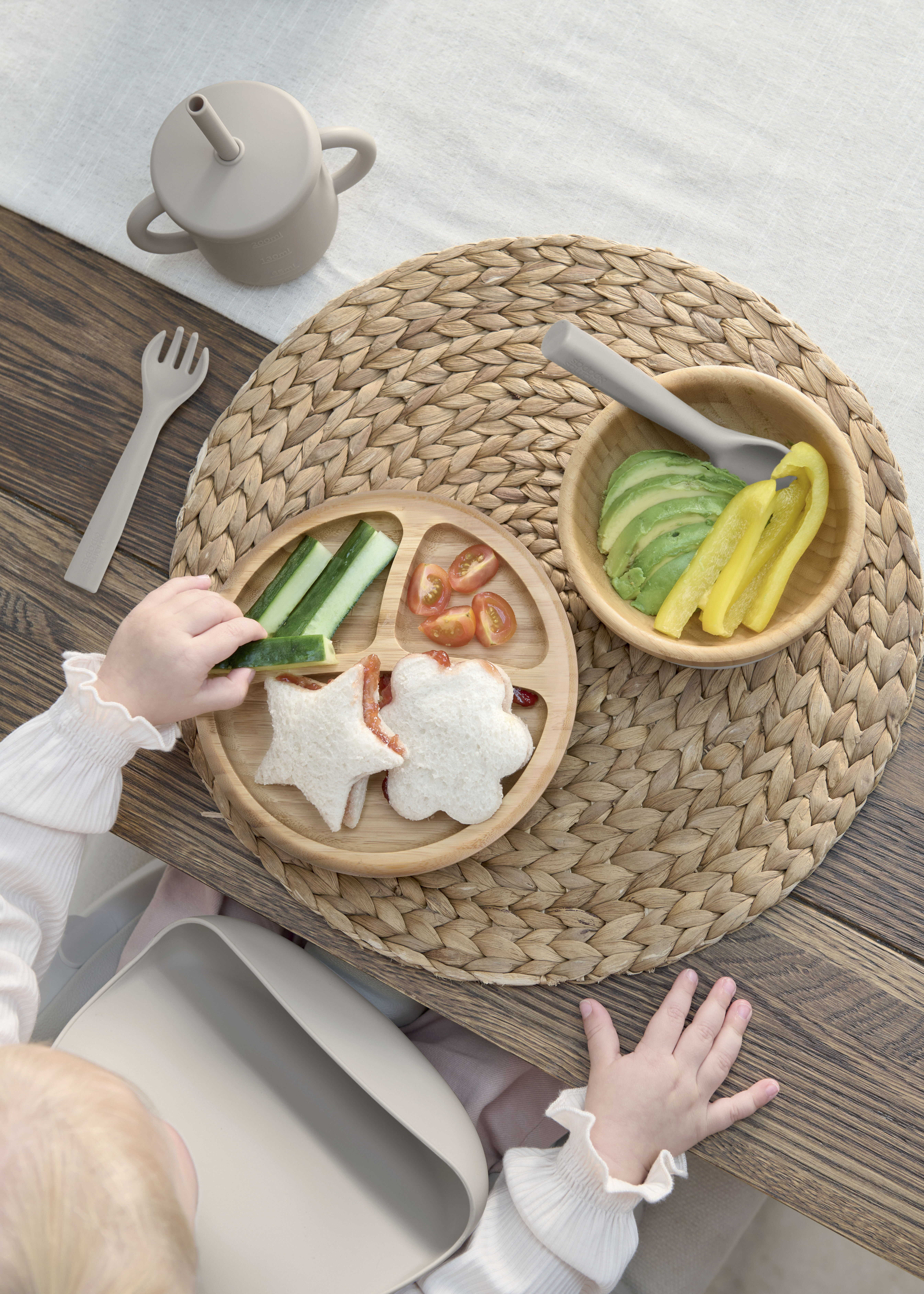 First Mealtime Bamboo Set - Truffle image number 8