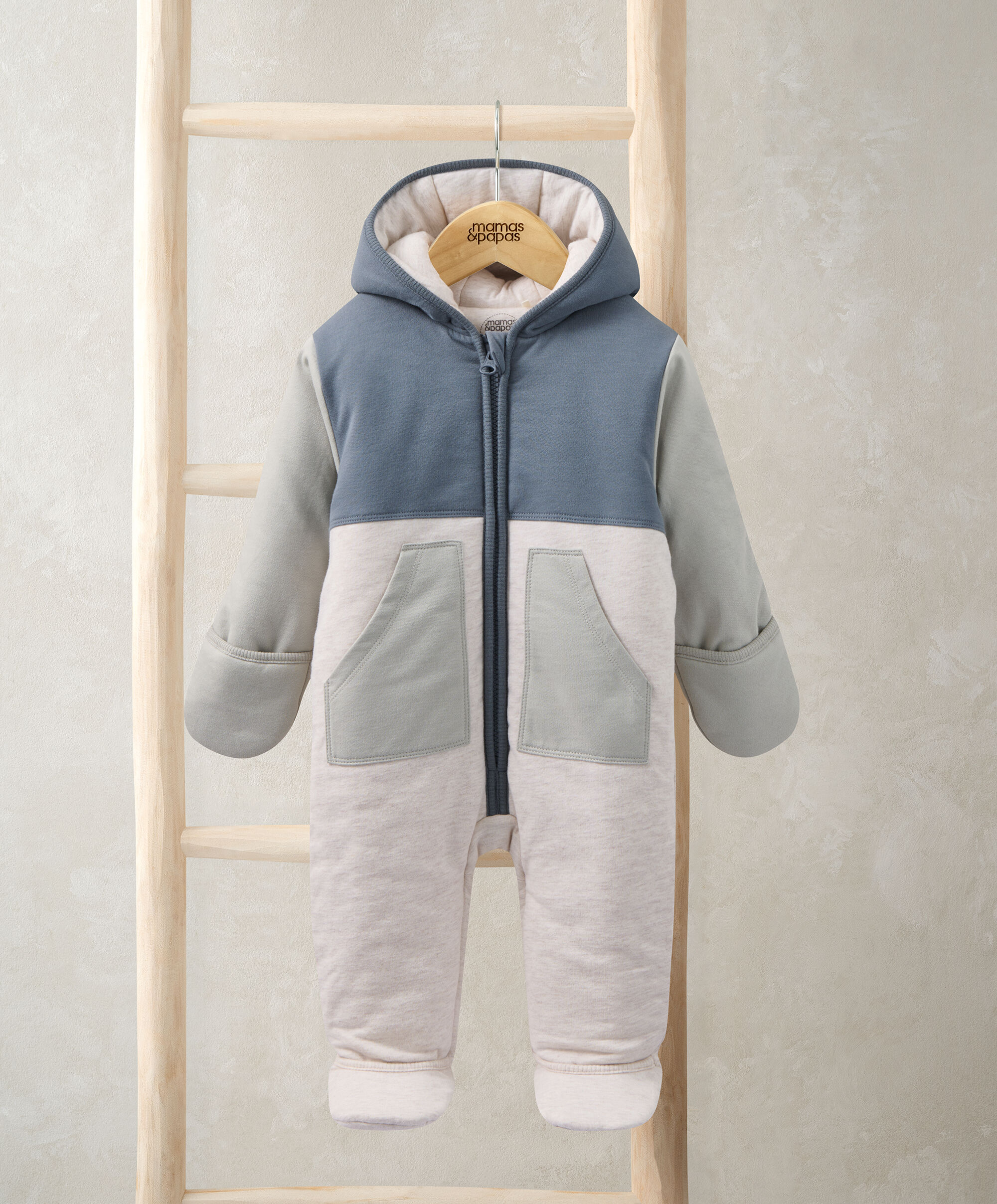 Lightweight Pramsuit image number 1