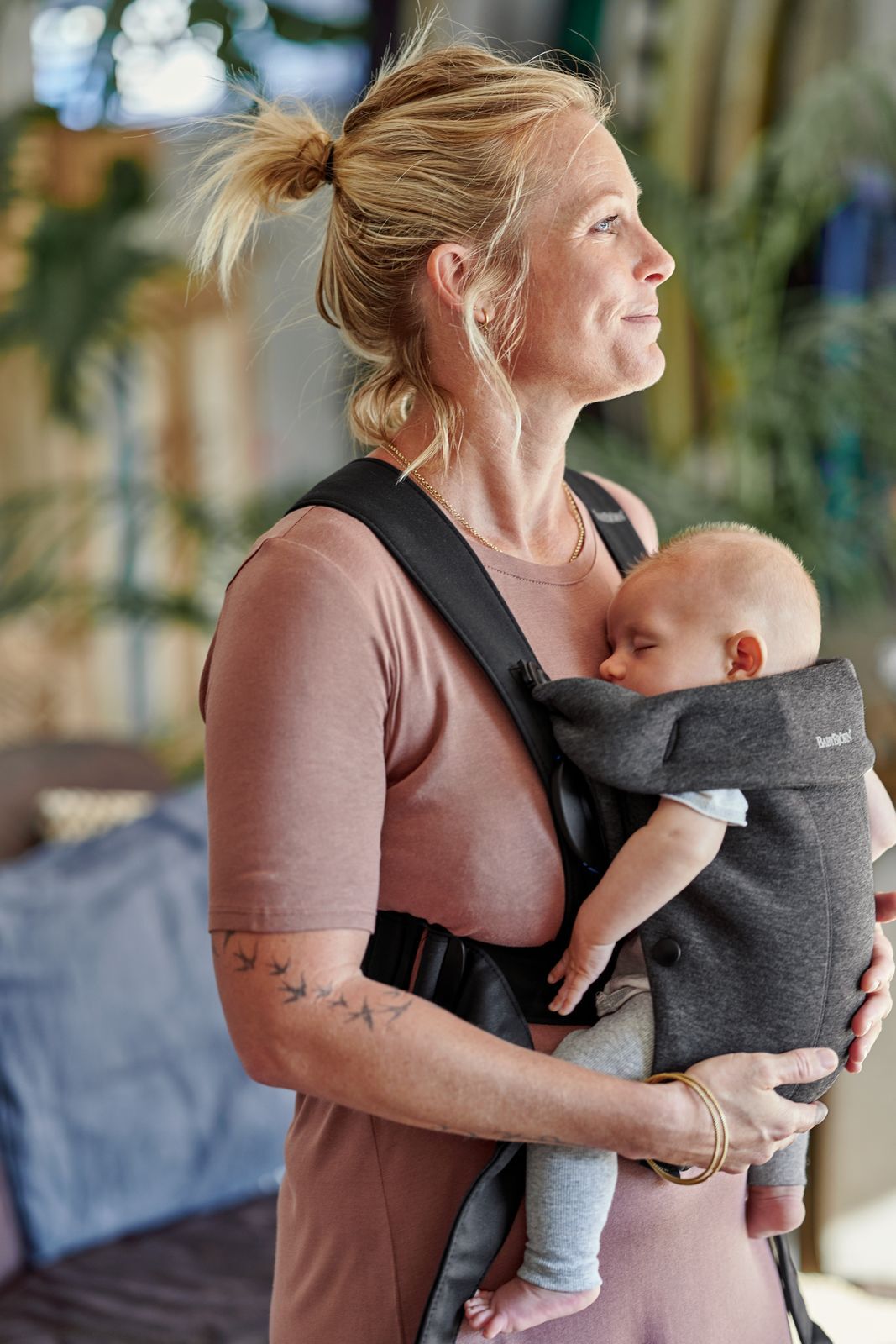 Babybjorn Baby Carrier Mini image number 1