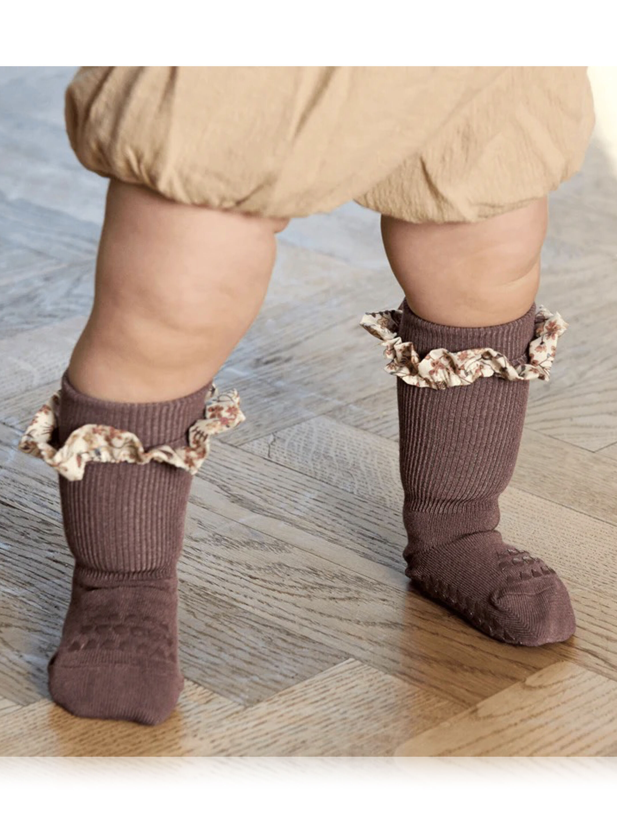 Non-slip Socks Bamboo - Misty Plum with Liberty Ruffle image number 1