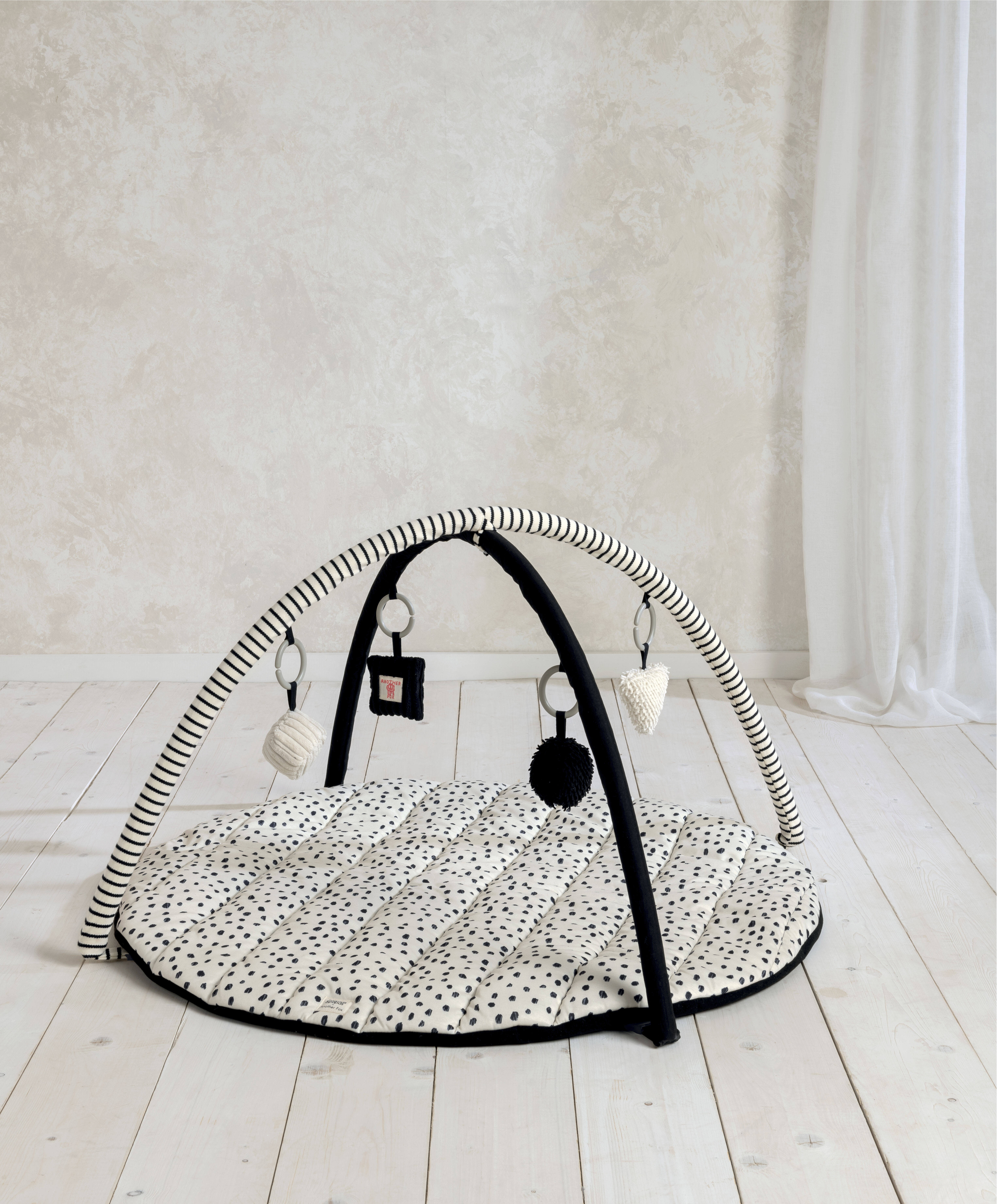 Another Fox - Playmat image number 2