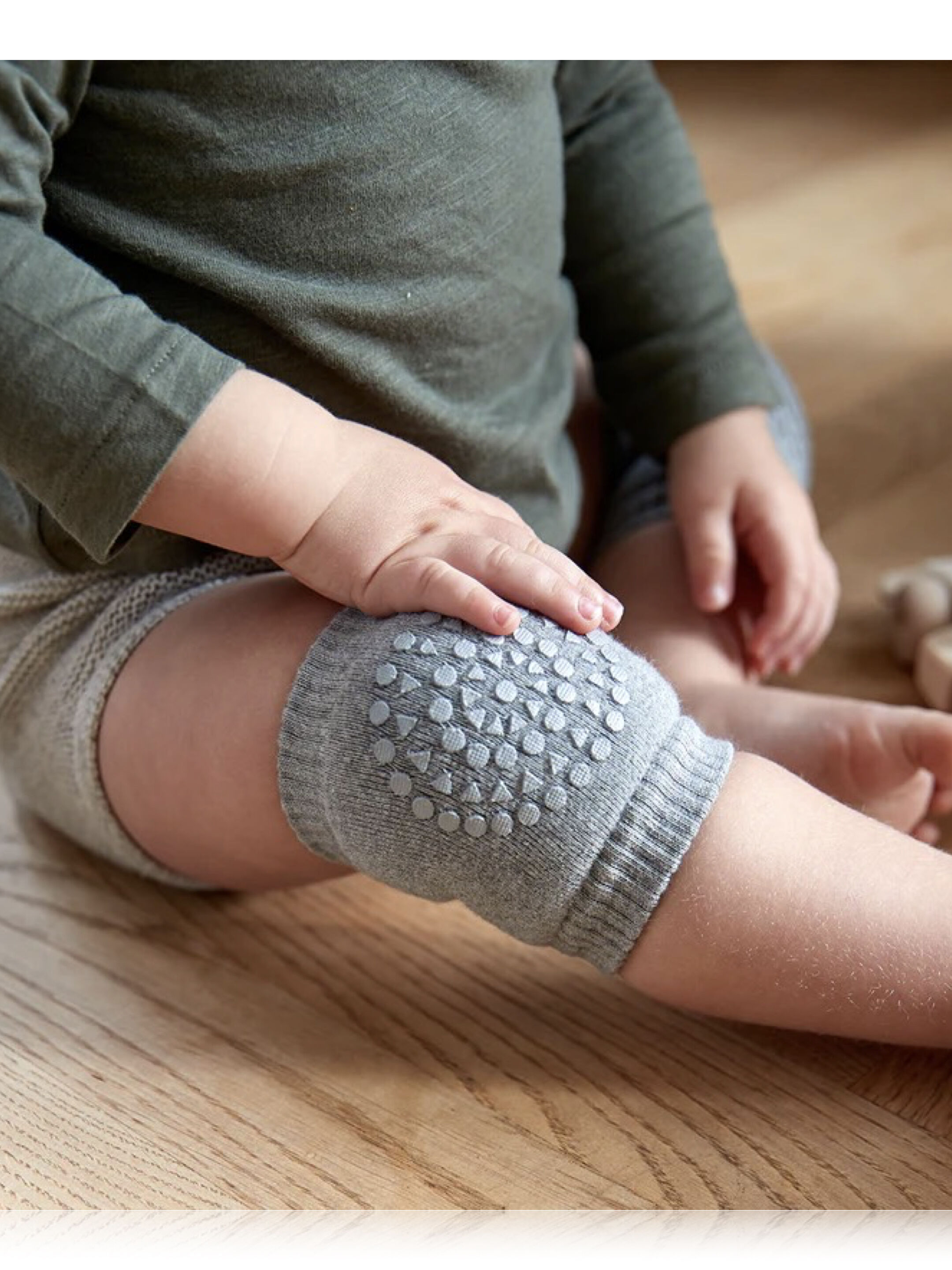 GoBabyGo Anti Slip Crawling Knee Pads - Grey Melange image number 3