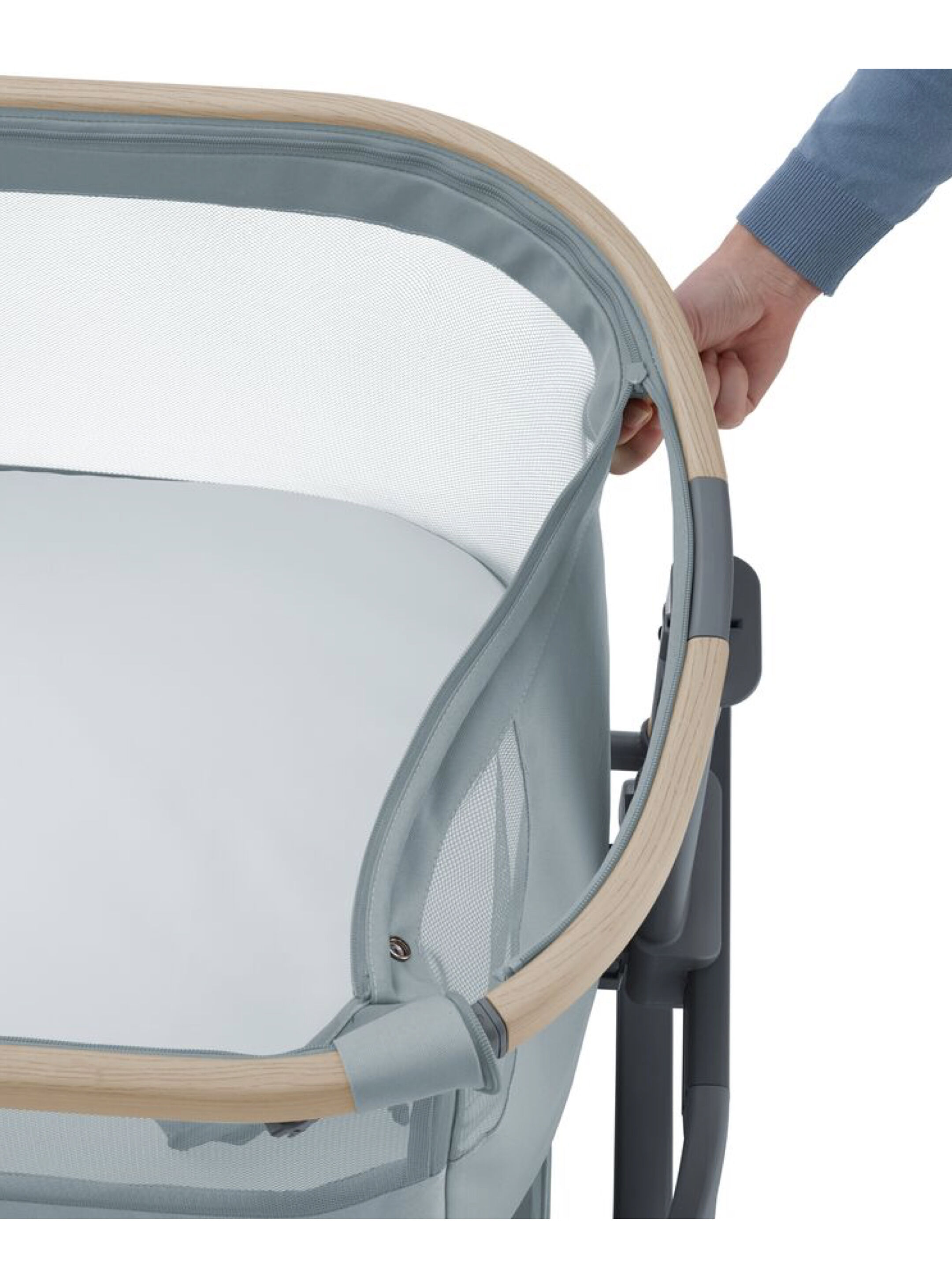 Maxi Cosi Iora Air Co-Sleeper - Beyond Grey image number 6