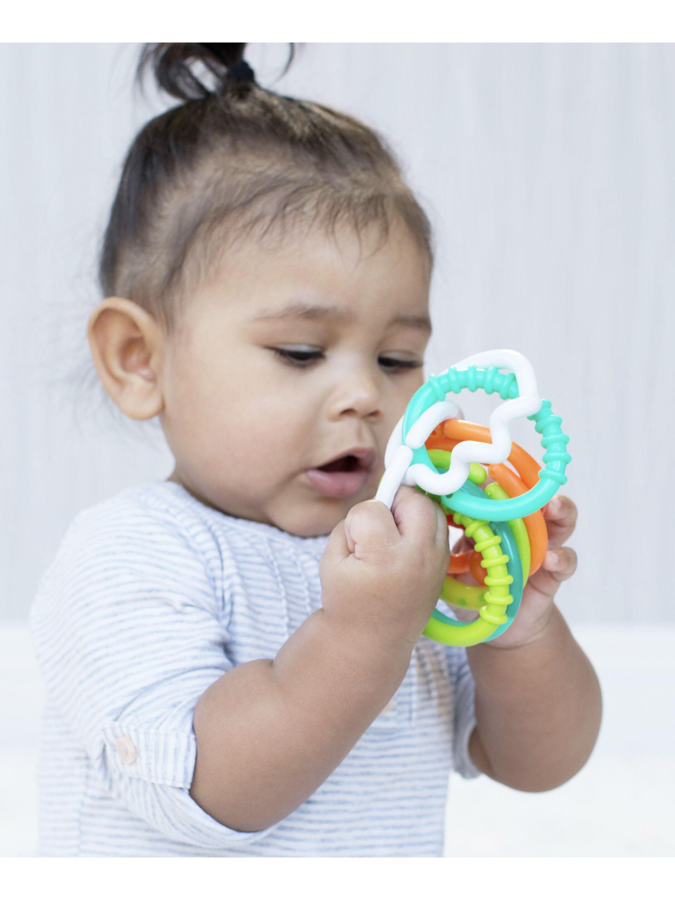 Infantino Textured Ring Links image number 1