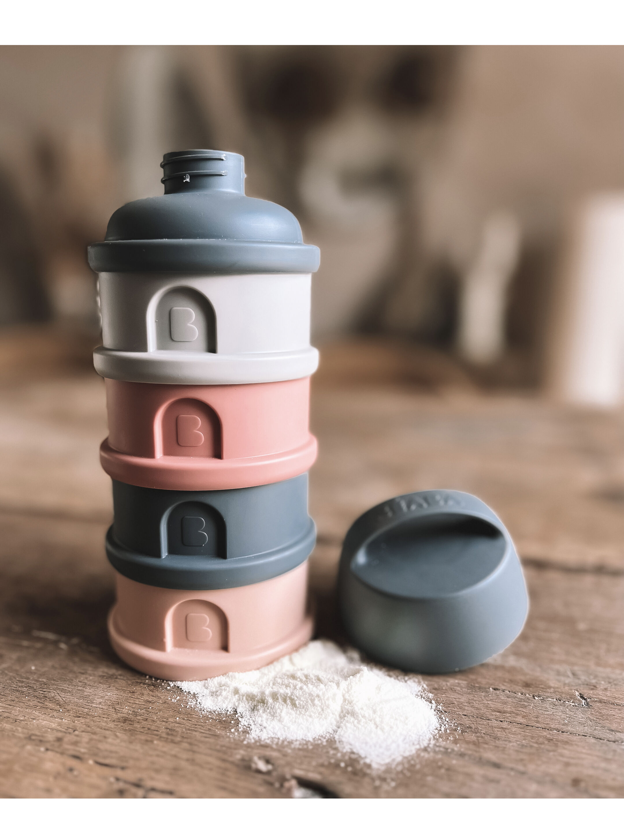 Beaba Formula Milk Container with 4 Compartments - Mineral Grey/Pink image number 3