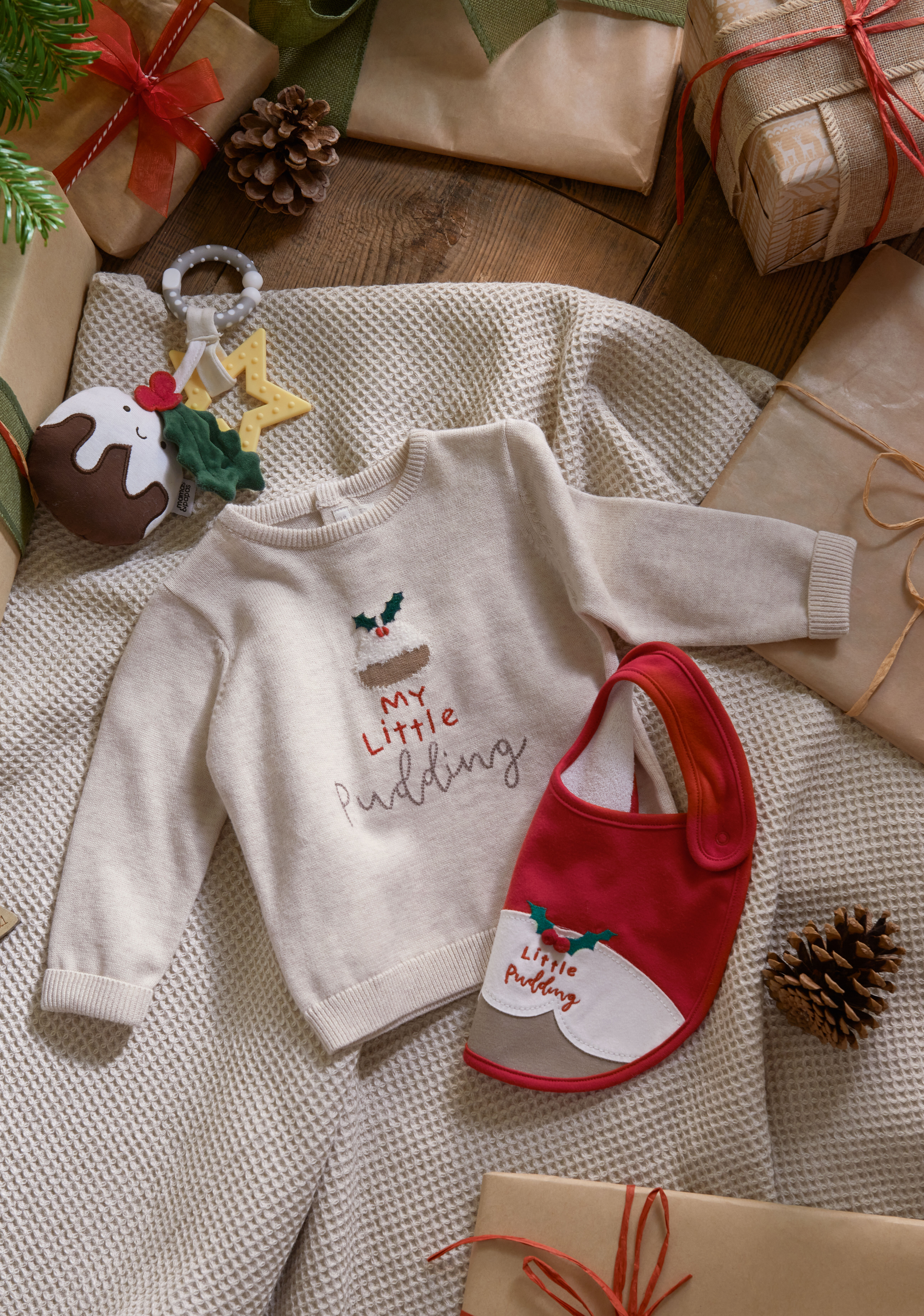 Little Pudding' Christmas Bib image number 2