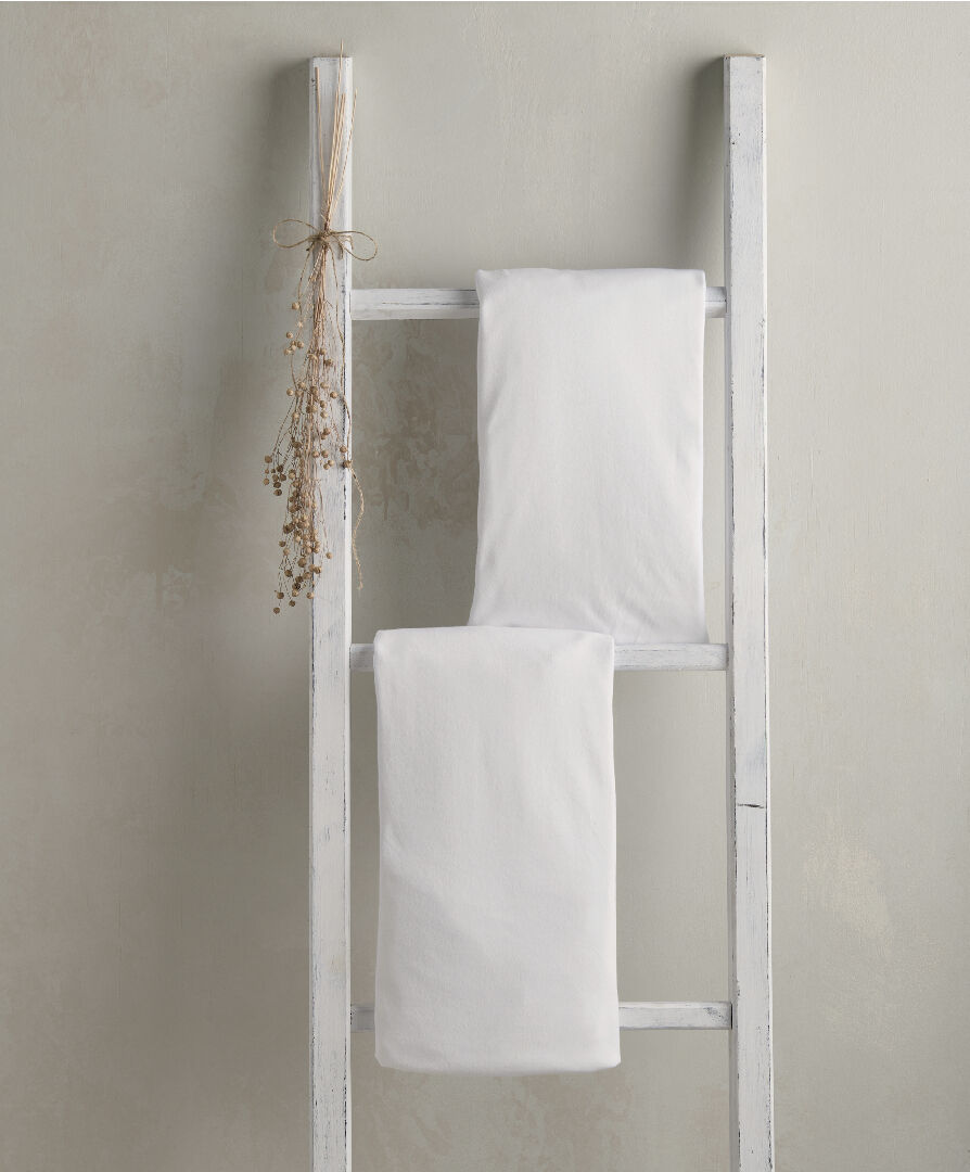 Universal Crib Sheets - White (Pack of 2)