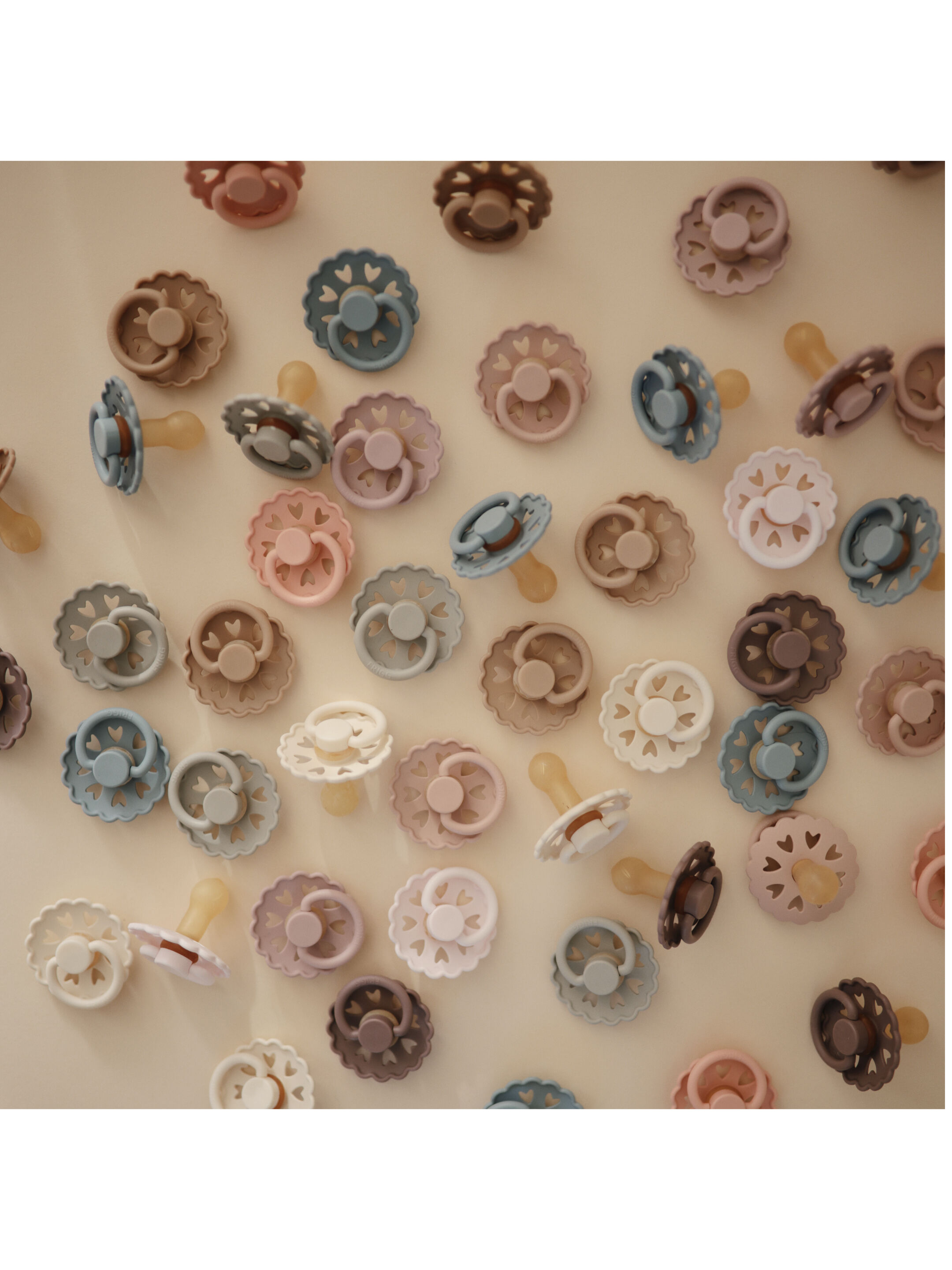 FRIGG Fairytale Silicone Baby Pacifier 6-18M 2-Pack Pretty in Peach/Primrose - Size 2 image number 4