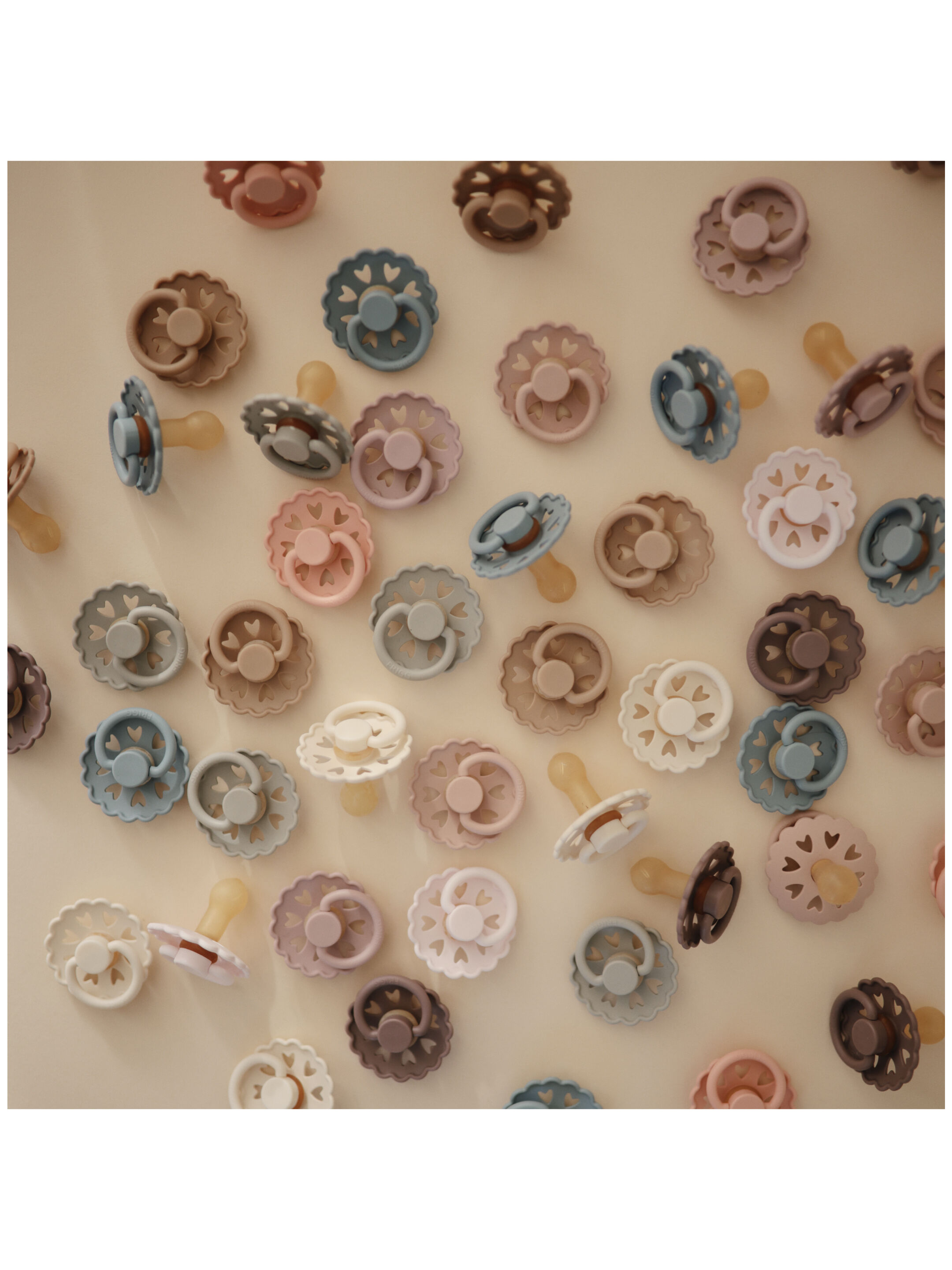 FRIGG Fairytale Silicone Baby Pacifier 0-6M 2-Pack Pretty in Peach/Primrose - Size 1 image number 4