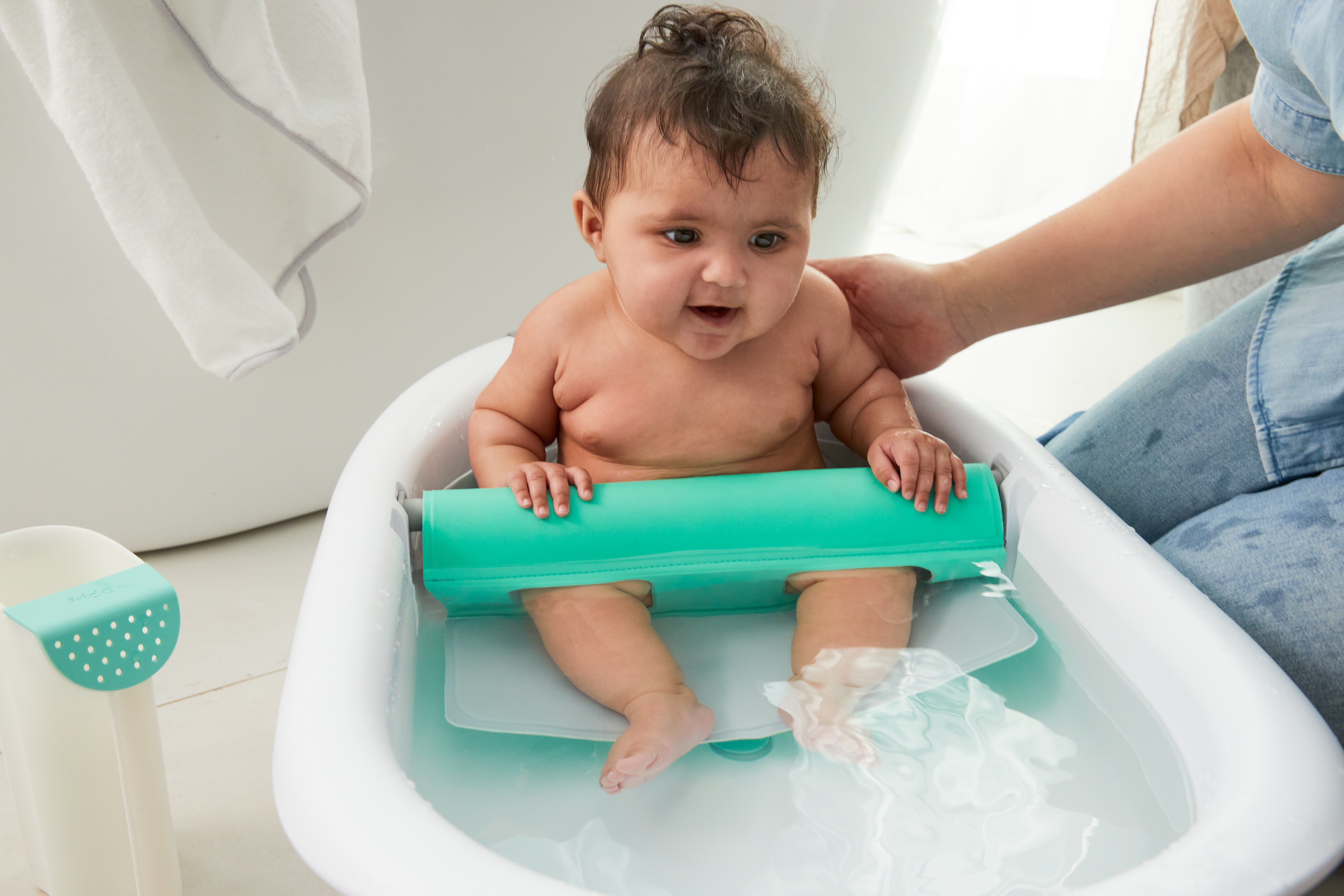 Frida 4-in-1 Grow-with-Me Bath Tub image number 5