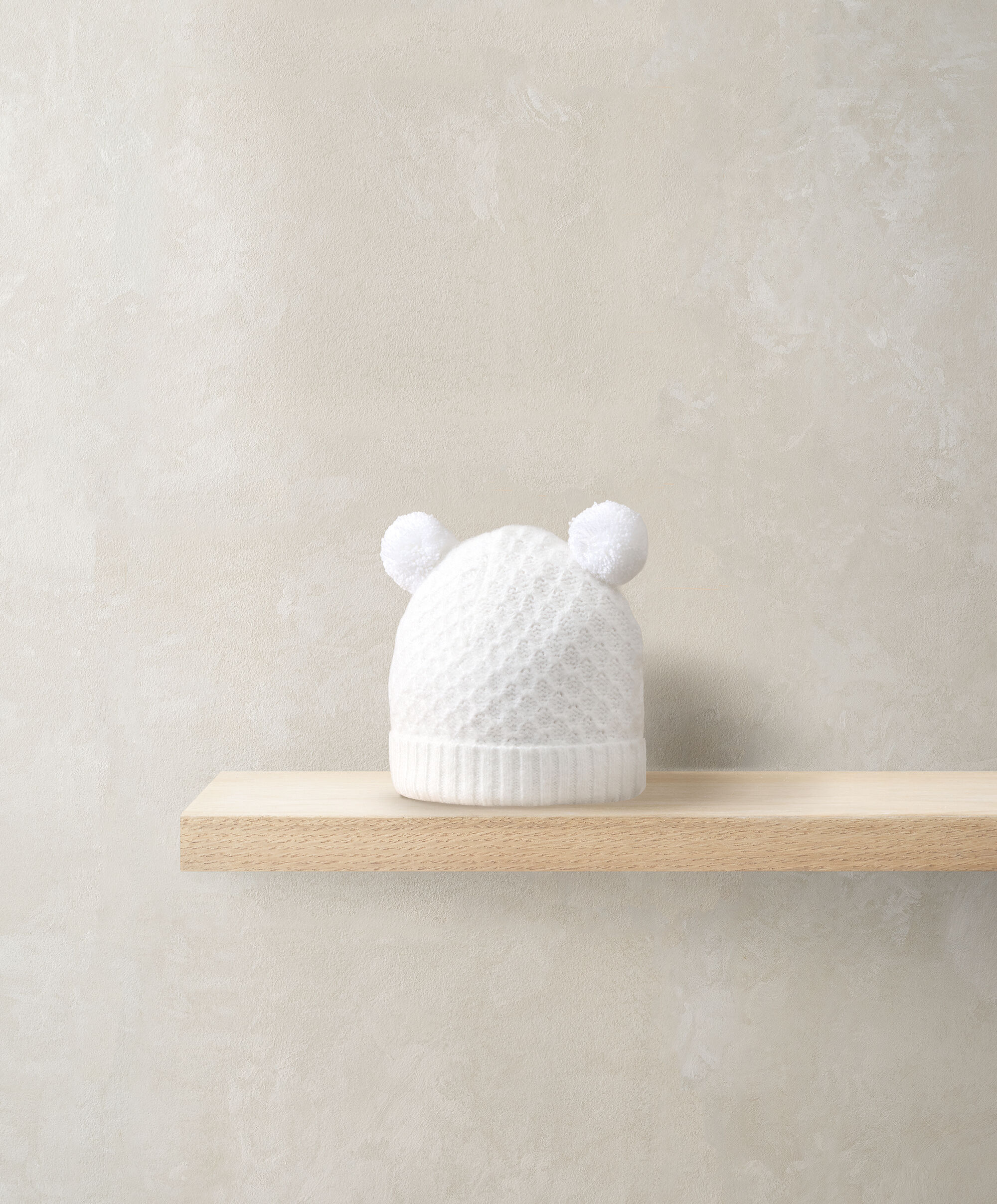 Rib Knit Hat & Pom Poms - White